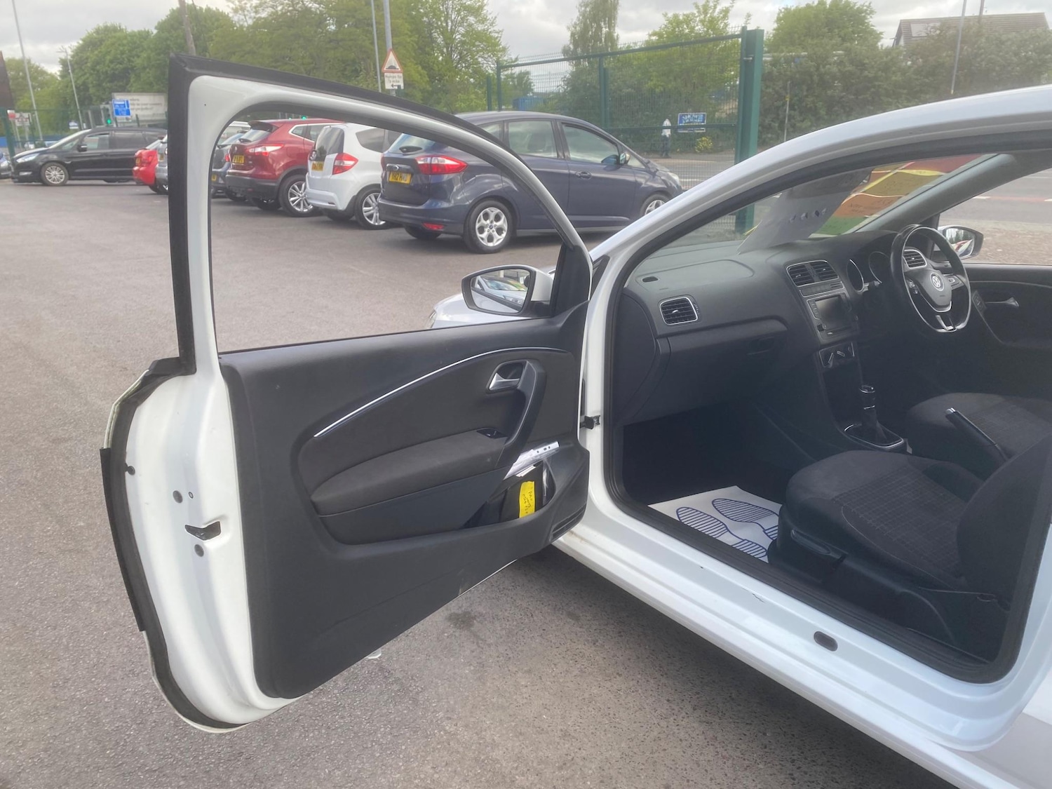 Used Volkswagen Polo 2014 for sale - 76549395: Photo 22