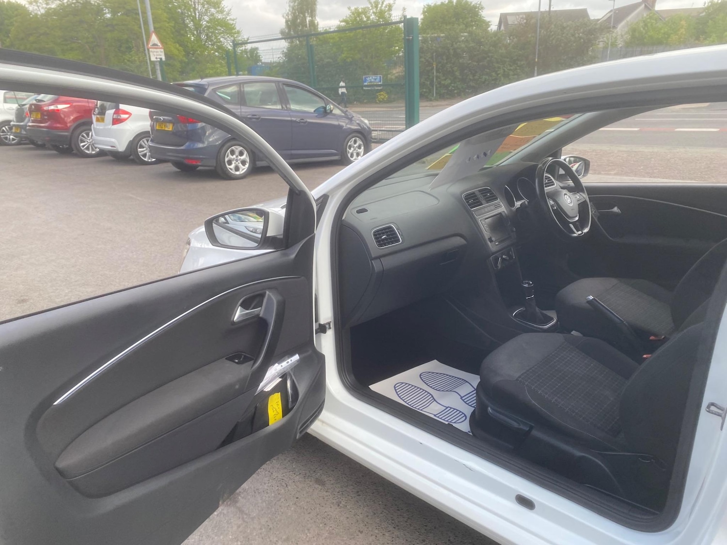 Used Volkswagen Polo 2014 for sale - 76549395: Photo 23