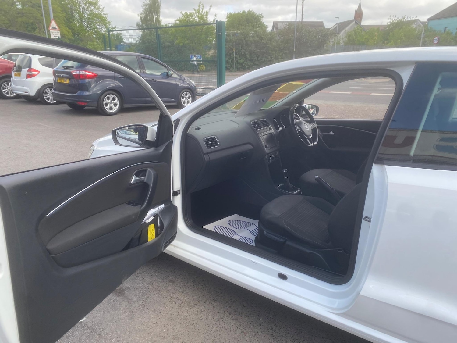 Used Volkswagen Polo 2014 for sale - 76549395: Photo 27