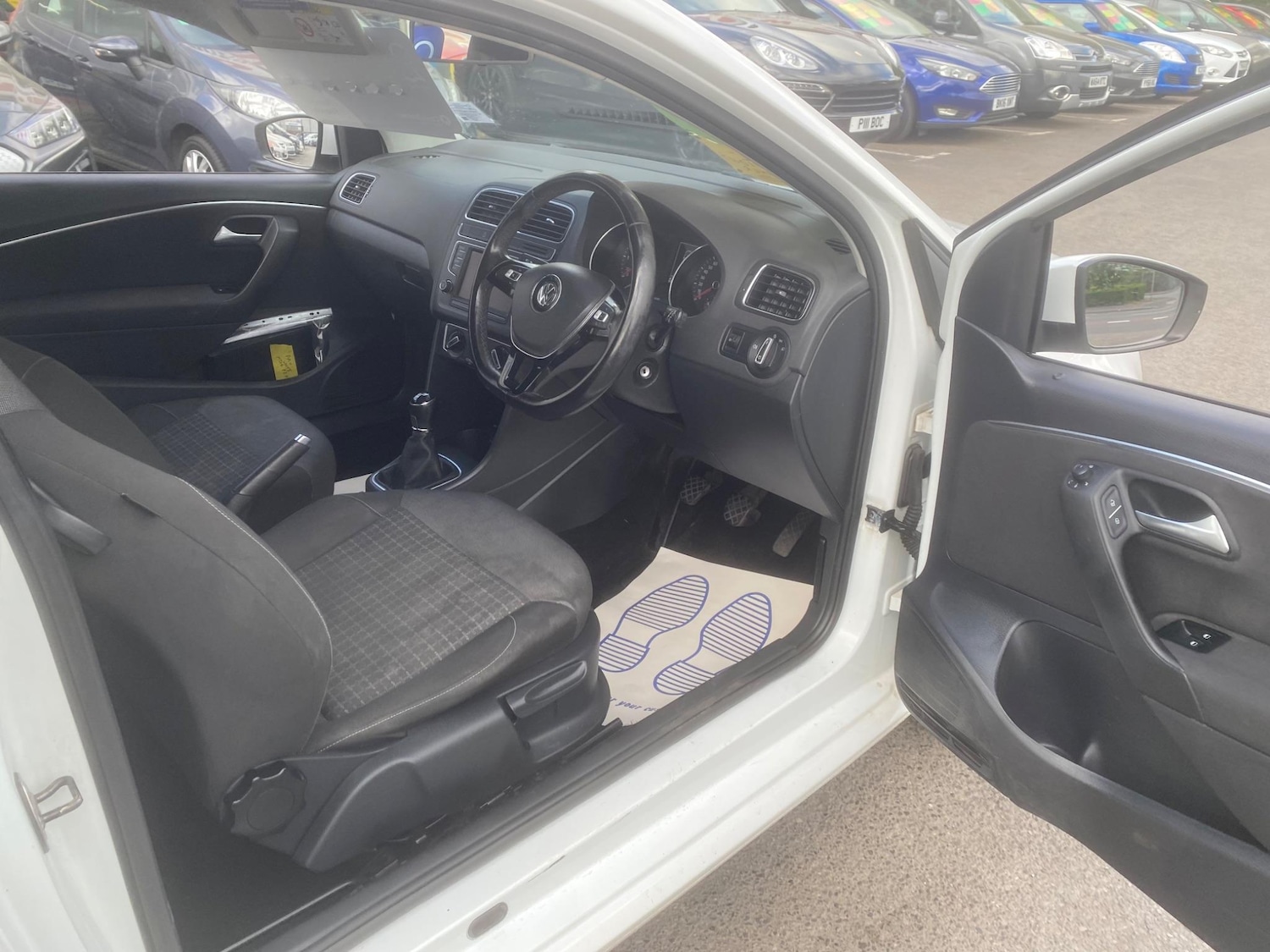 Used Volkswagen Polo 2014 for sale - 76549395: Photo 46