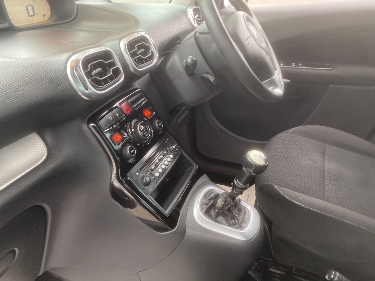 Used Citroen C3 Picasso 2013 for sale - 76550080: Photo 27