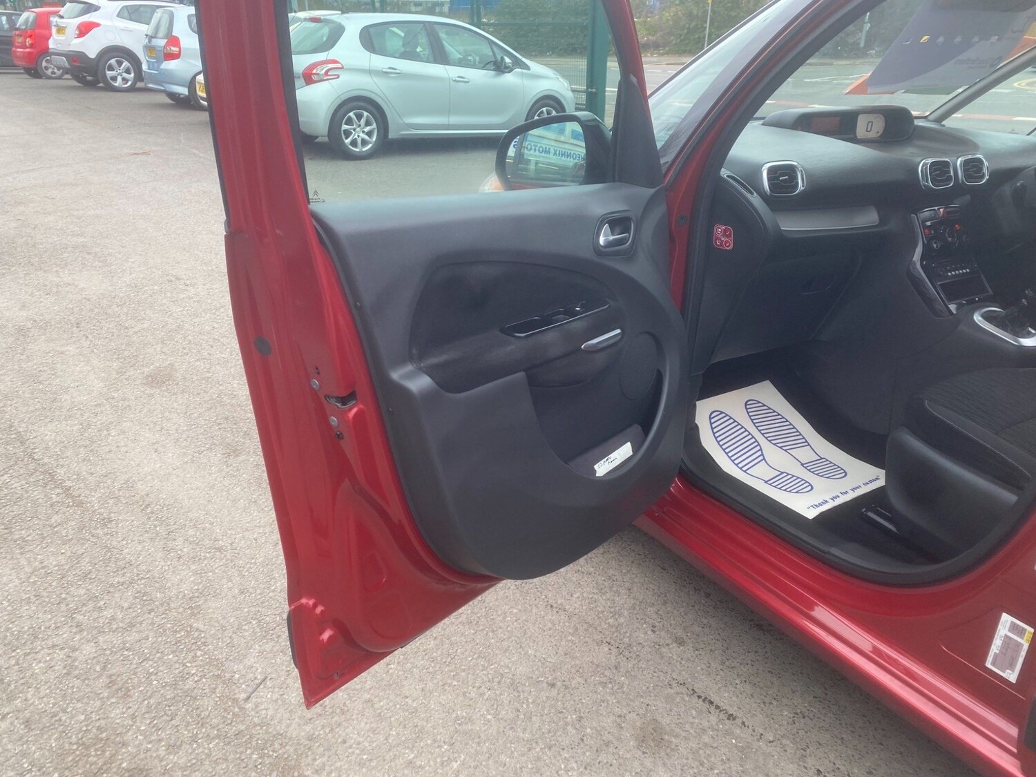 Used Citroen C3 Picasso 2013 for sale - 76550080: Photo 32