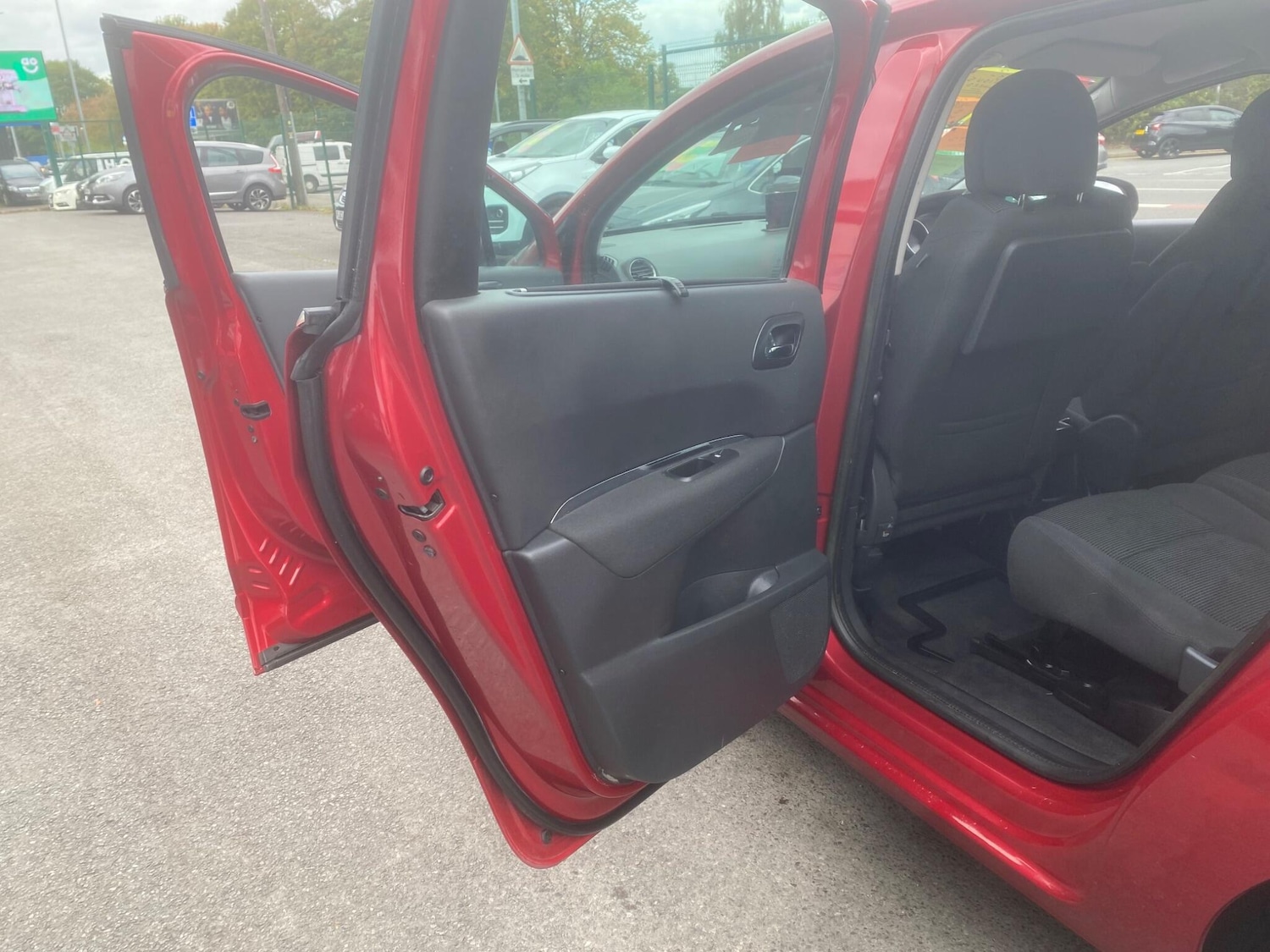 Used Peugeot 5008 2013 for sale - 76990209: Photo 29