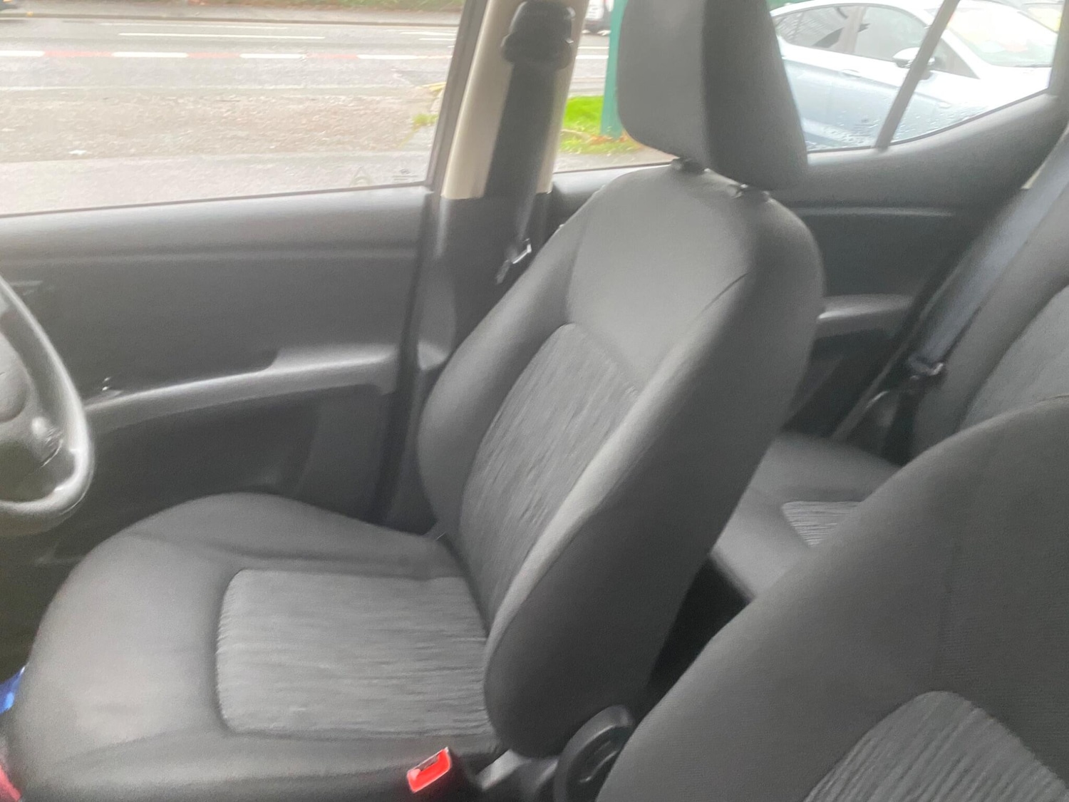 Used Hyundai i10 2012 for sale - 76975711: Photo 24