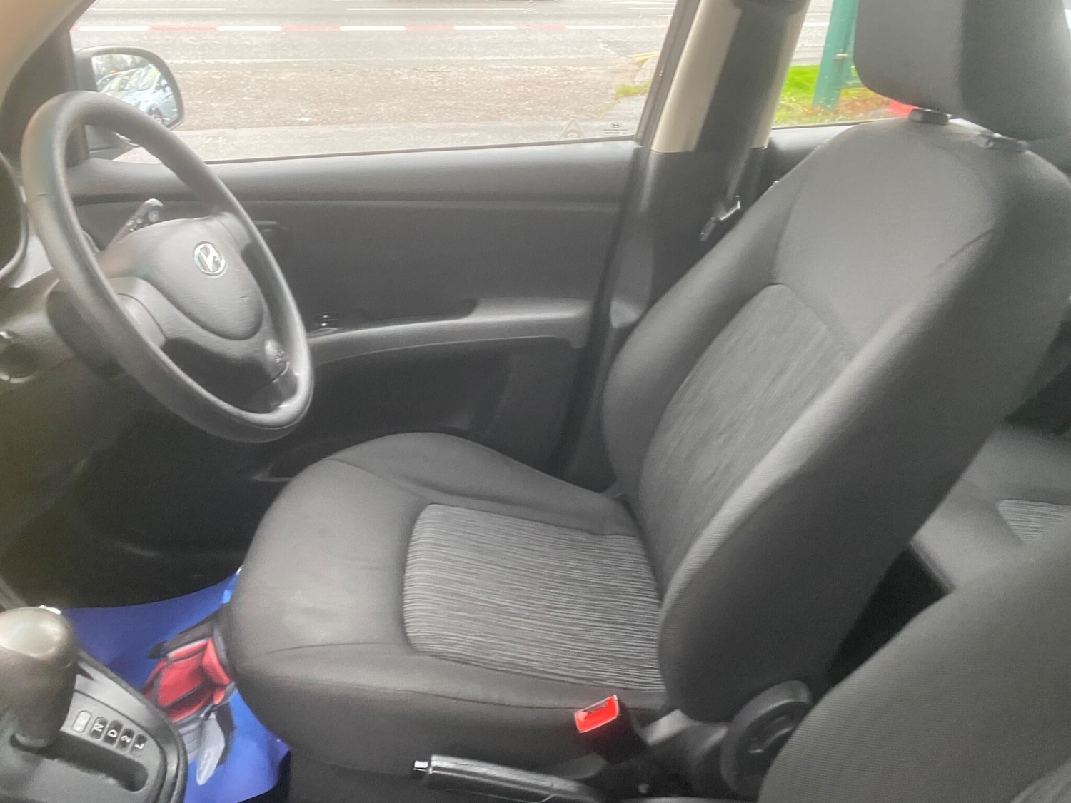 Used Hyundai i10 2012 for sale - 76975711: Photo 25