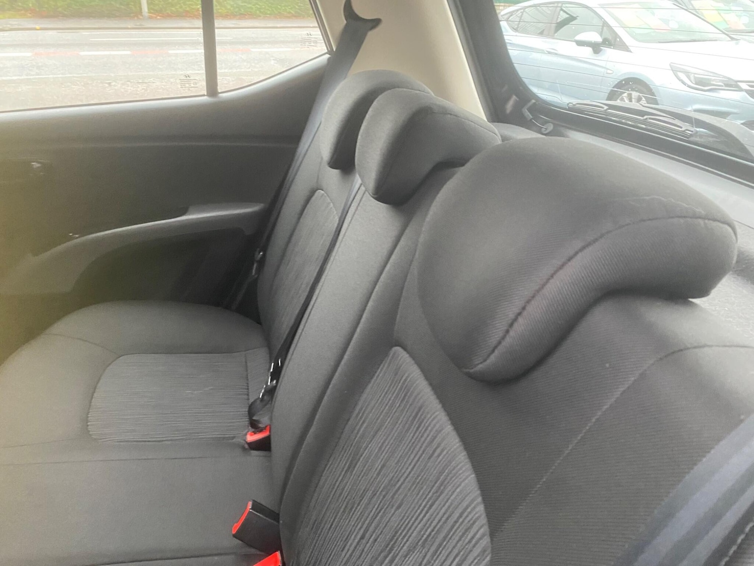 Used Hyundai i10 2012 for sale - 76975711: Photo 26