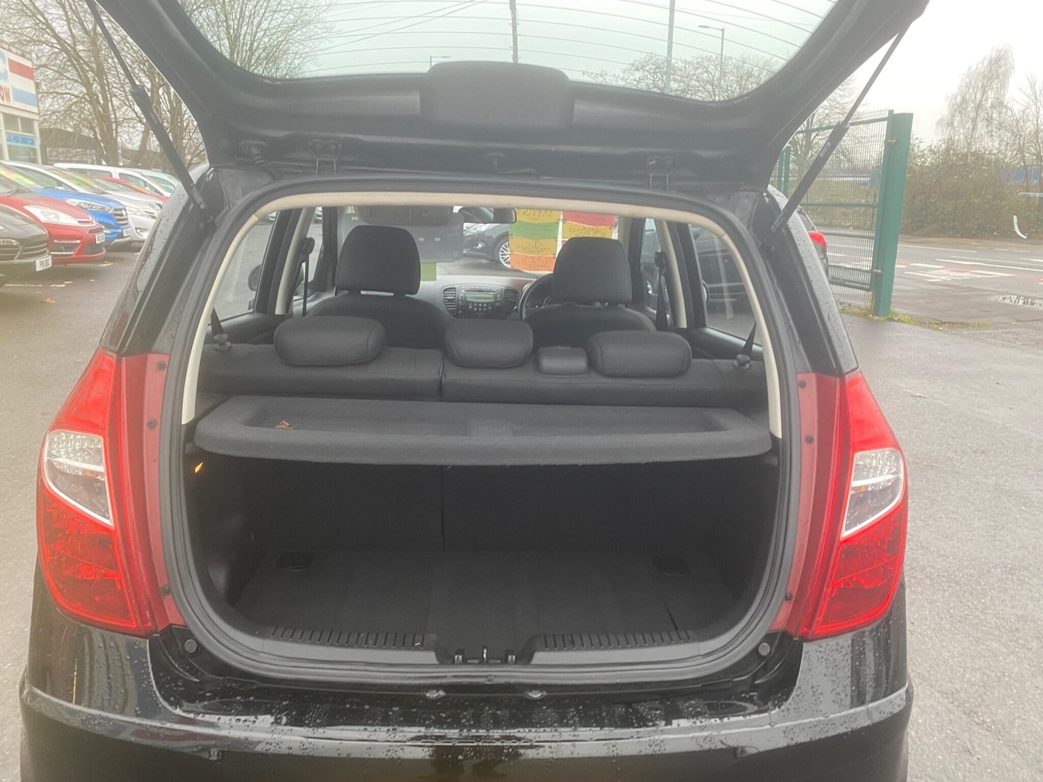 Used Hyundai i10 2012 for sale - 76975711: Photo 32