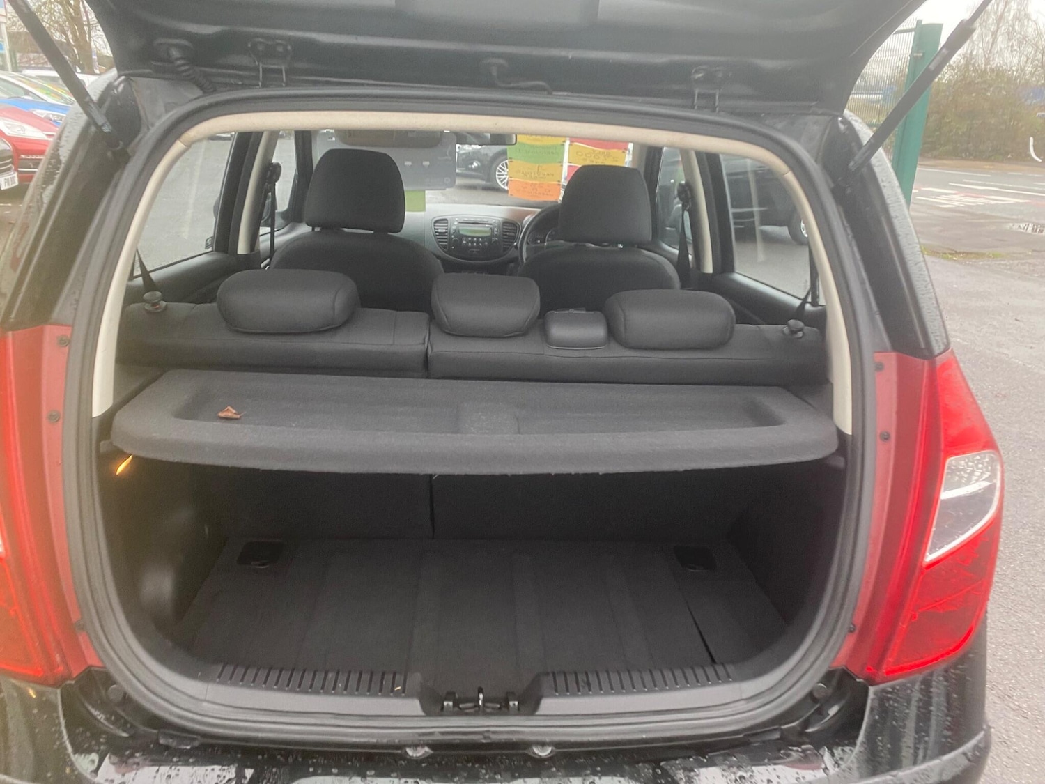 Used Hyundai i10 2012 for sale - 76975711: Photo 34