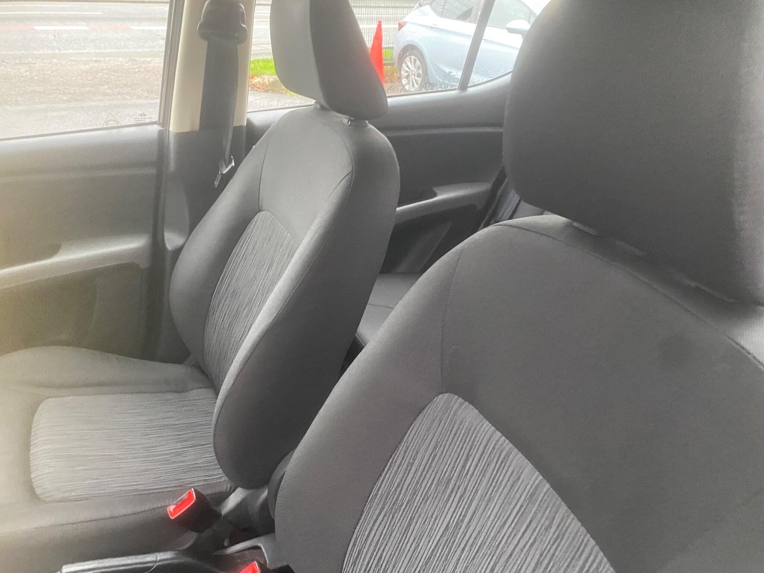 Used Hyundai i10 2012 for sale - 76975711: Photo 39