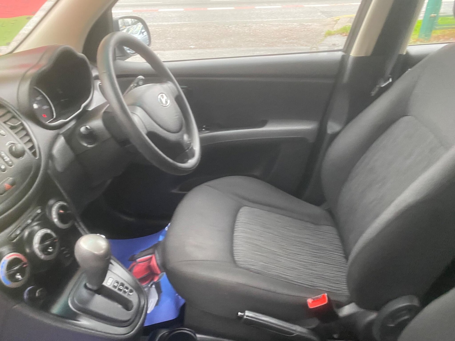 Used Hyundai i10 2012 for sale - 76975711: Photo 44