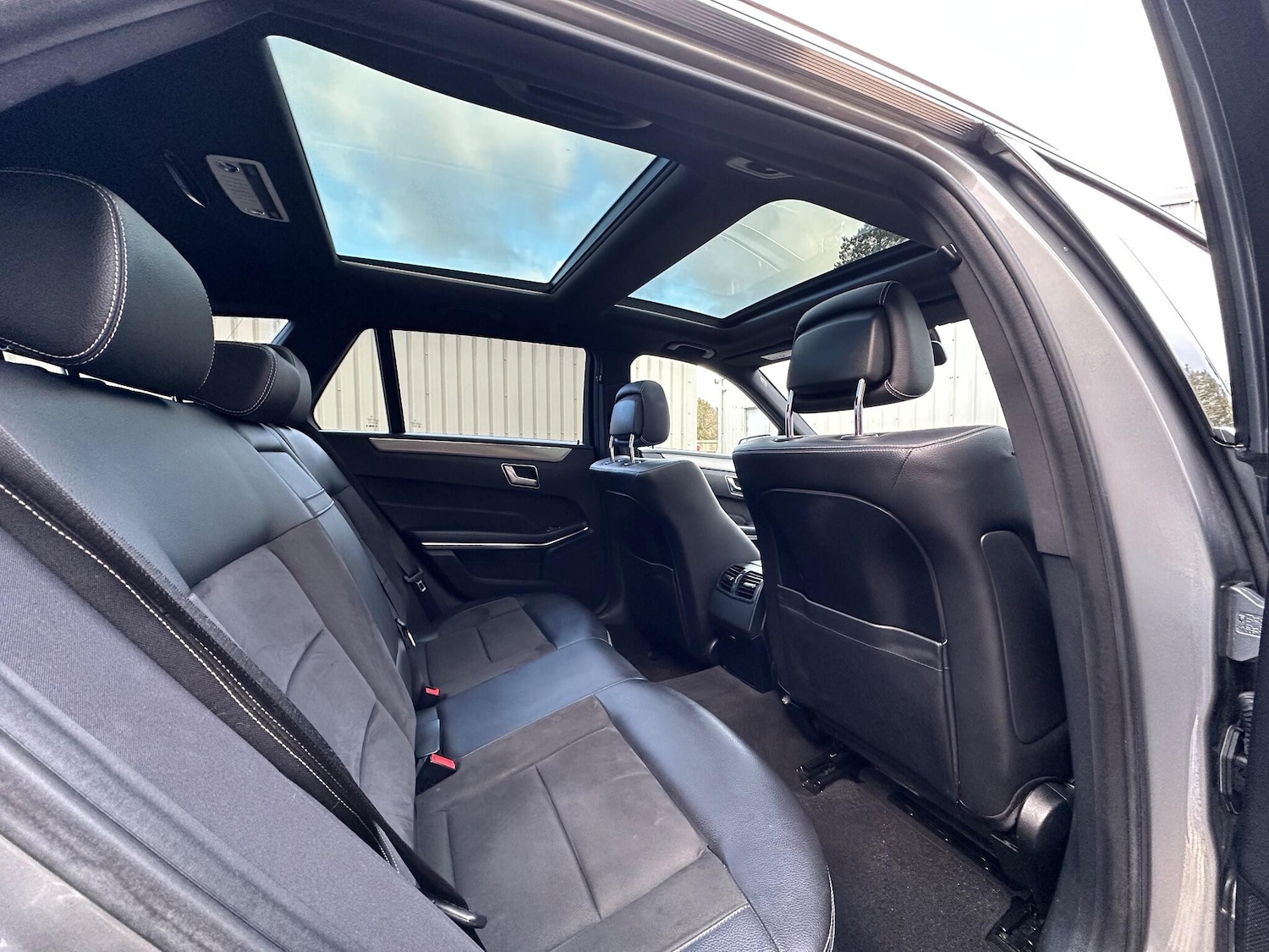 Used Mercedes-Benz E Class 2015 for sale - 76859339: Photo 24