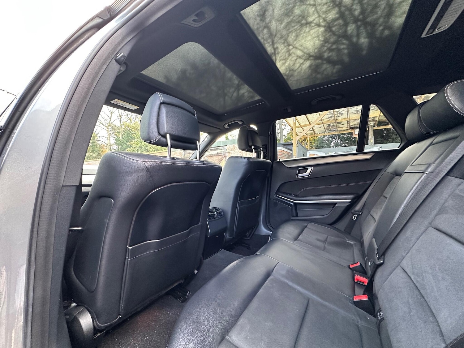 Used Mercedes-Benz E Class 2015 for sale - 76859339: Photo 25