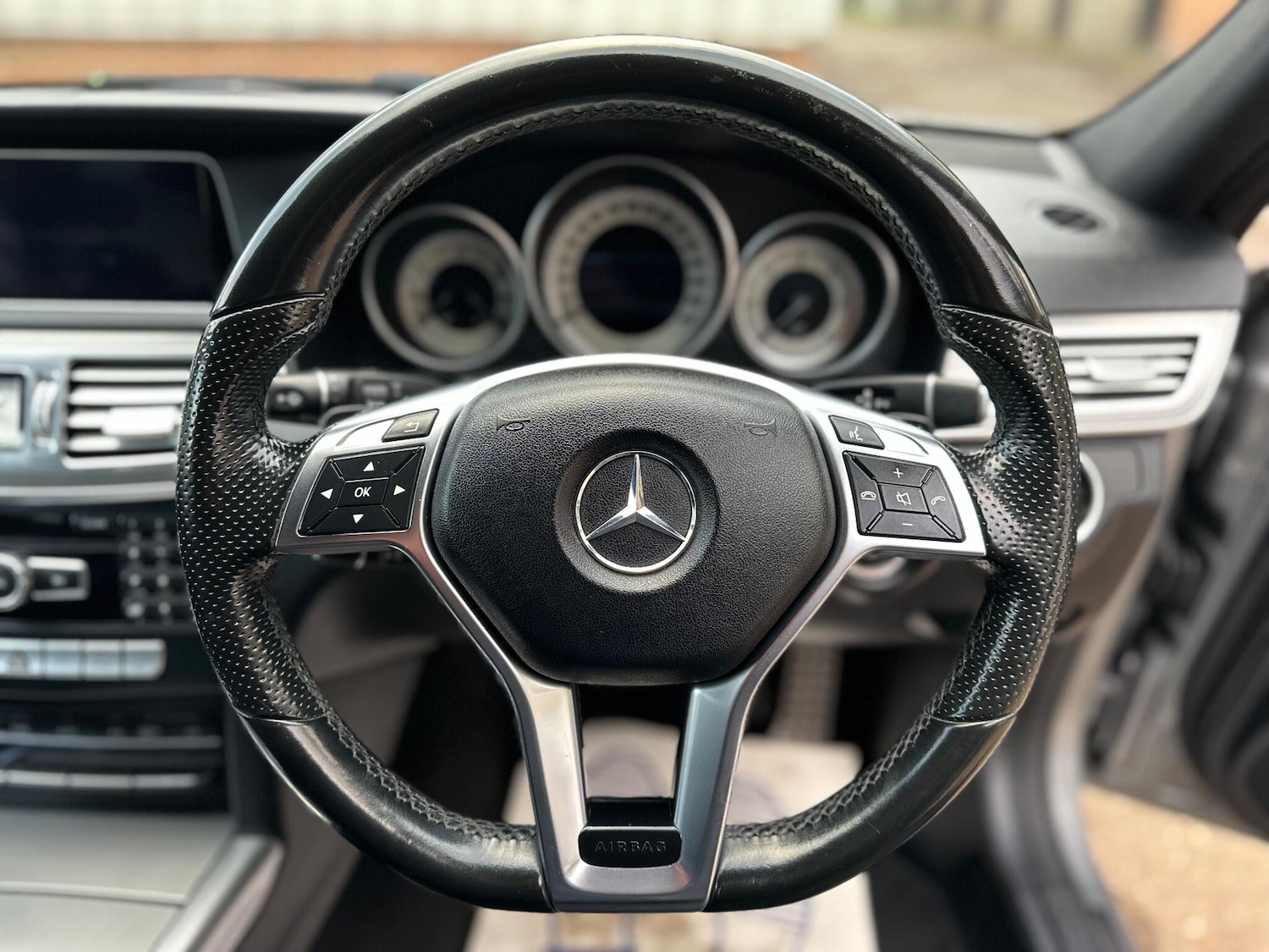 Used Mercedes-Benz E Class 2015 for sale - 76859339: Photo 38