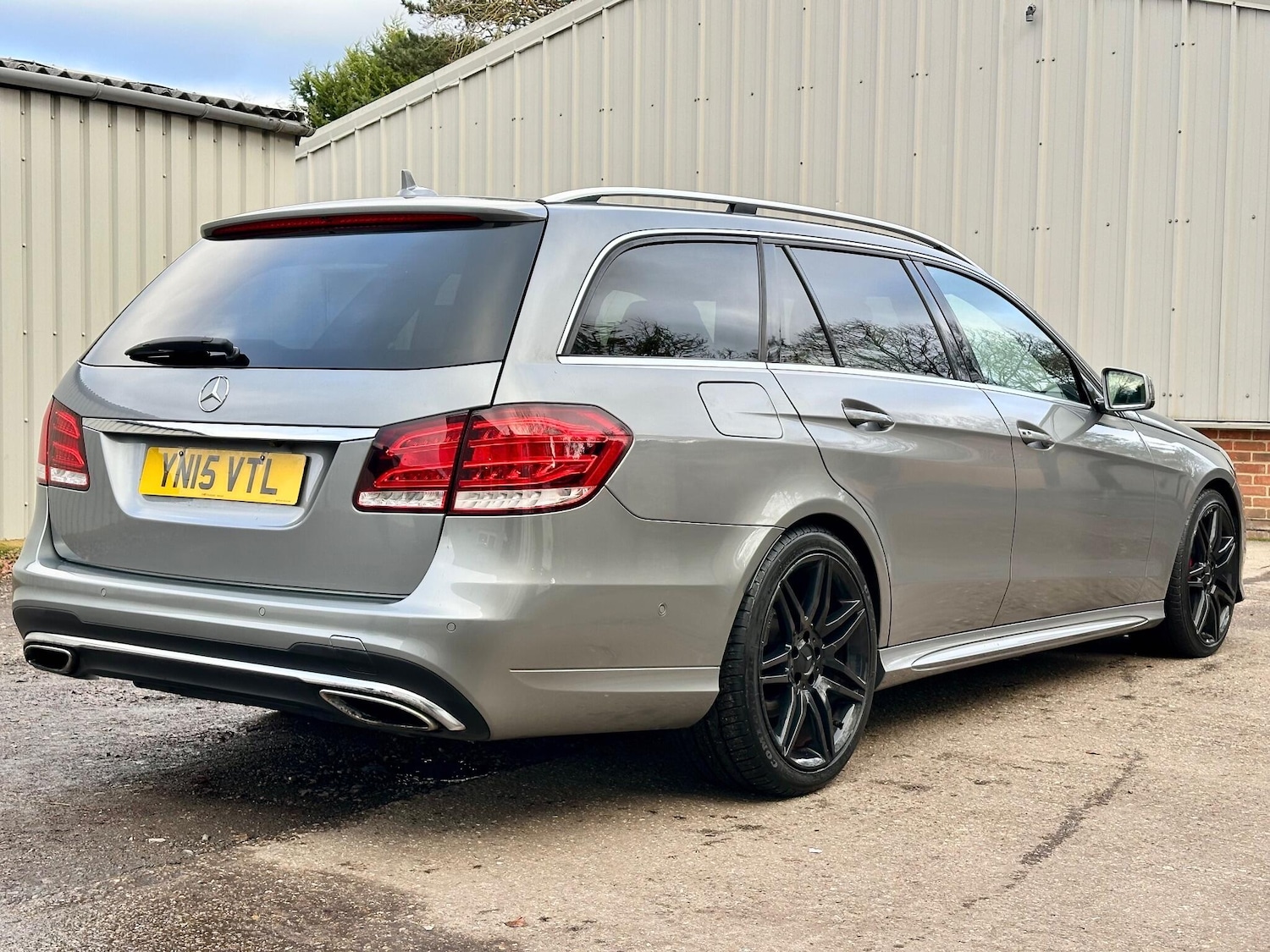 Used Mercedes-Benz E Class 2015 for sale - 76859339: Photo 6