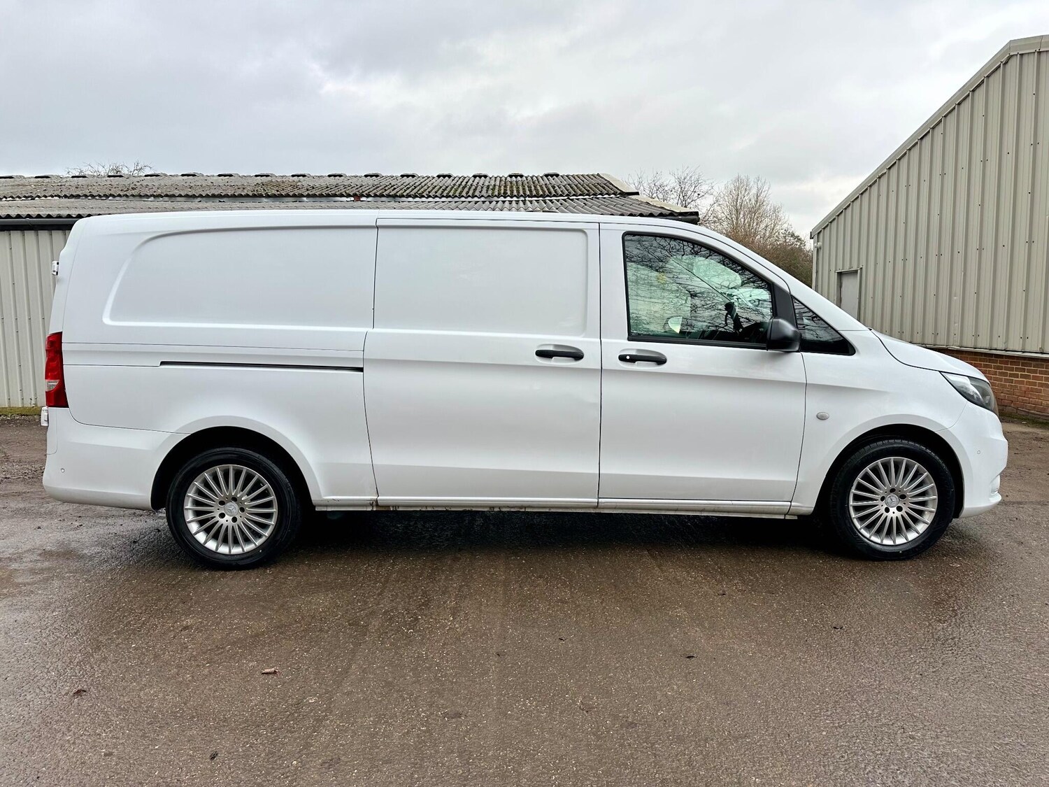 Used Mercedes-Benz Vito 2022 for sale - 76898389: Photo 3