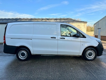 Used Mercedes-Benz Vito 2022 for sale - 77202510: Photo