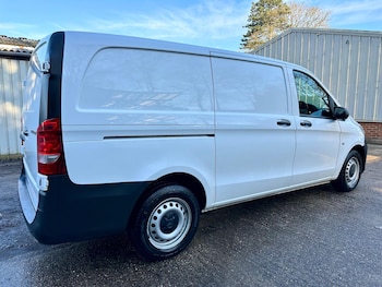 Used Mercedes-Benz Vito 2022 for sale - 77202510: Photo