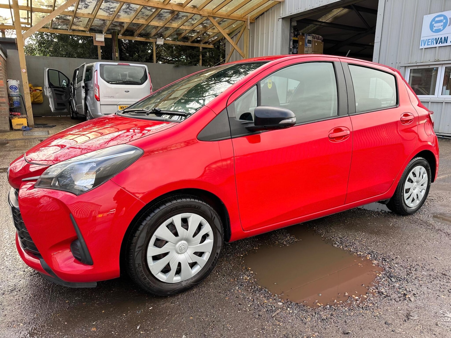 Used Toyota Yaris 2018 for sale - 77524720: Photo 11