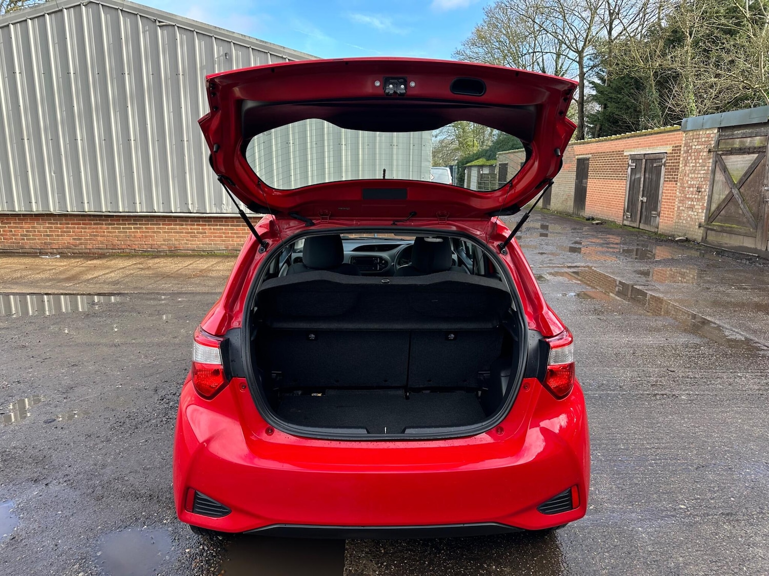 Used Toyota Yaris 2018 for sale - 77524720: Photo 14