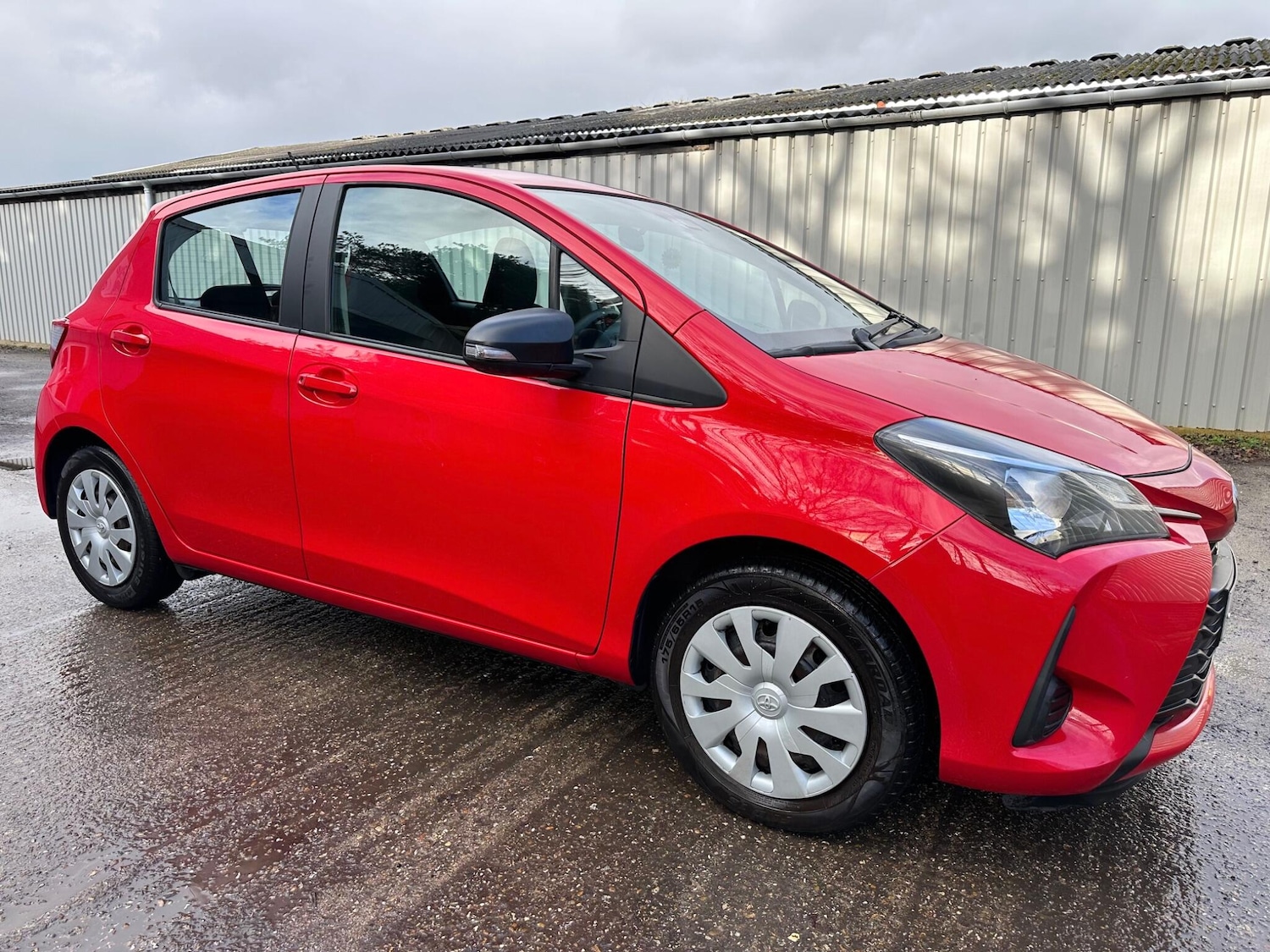Used Toyota Yaris 2018 for sale - 77524720: Photo 3