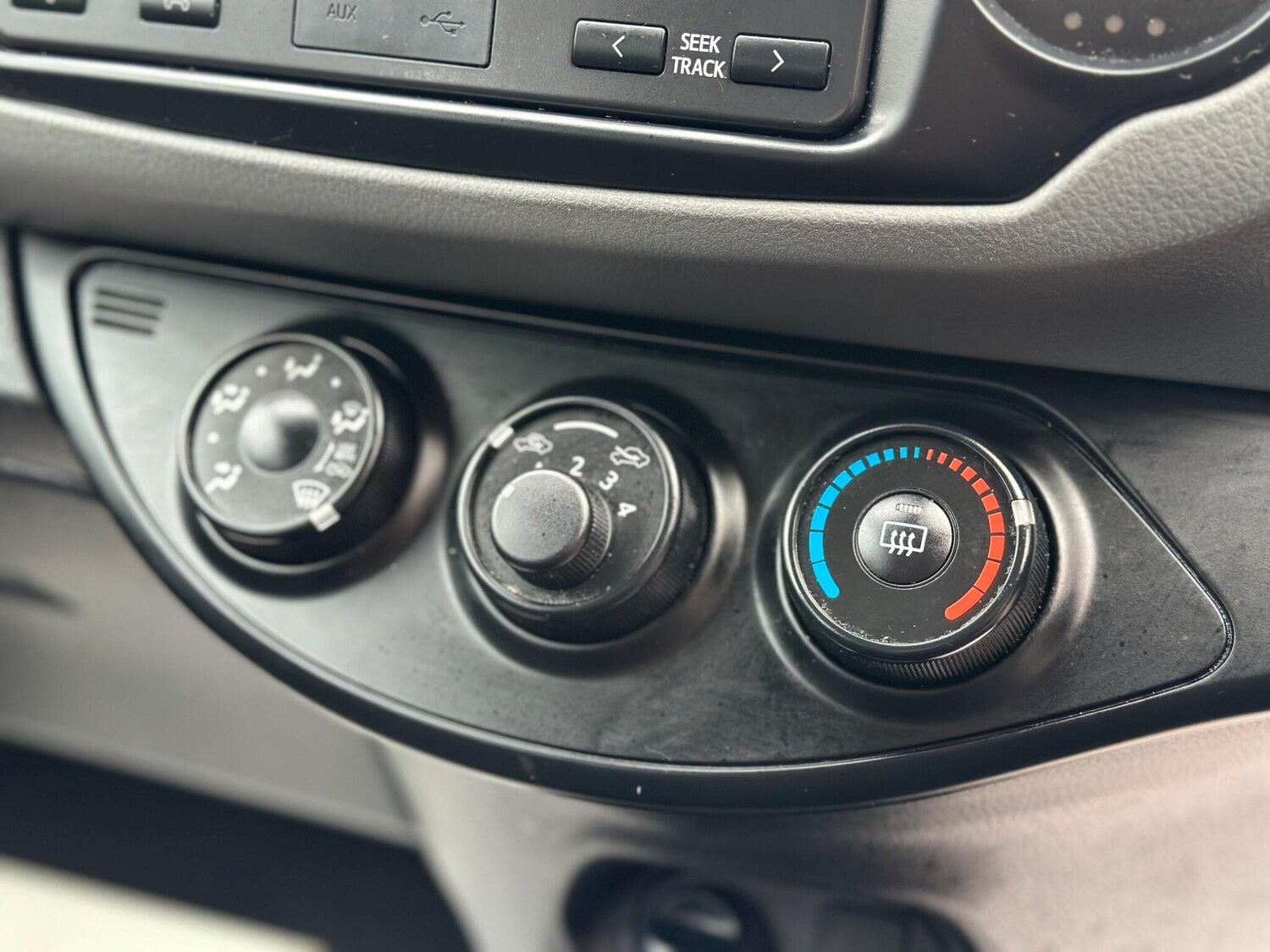 Used Toyota Yaris 2018 for sale - 77524720: Photo 38