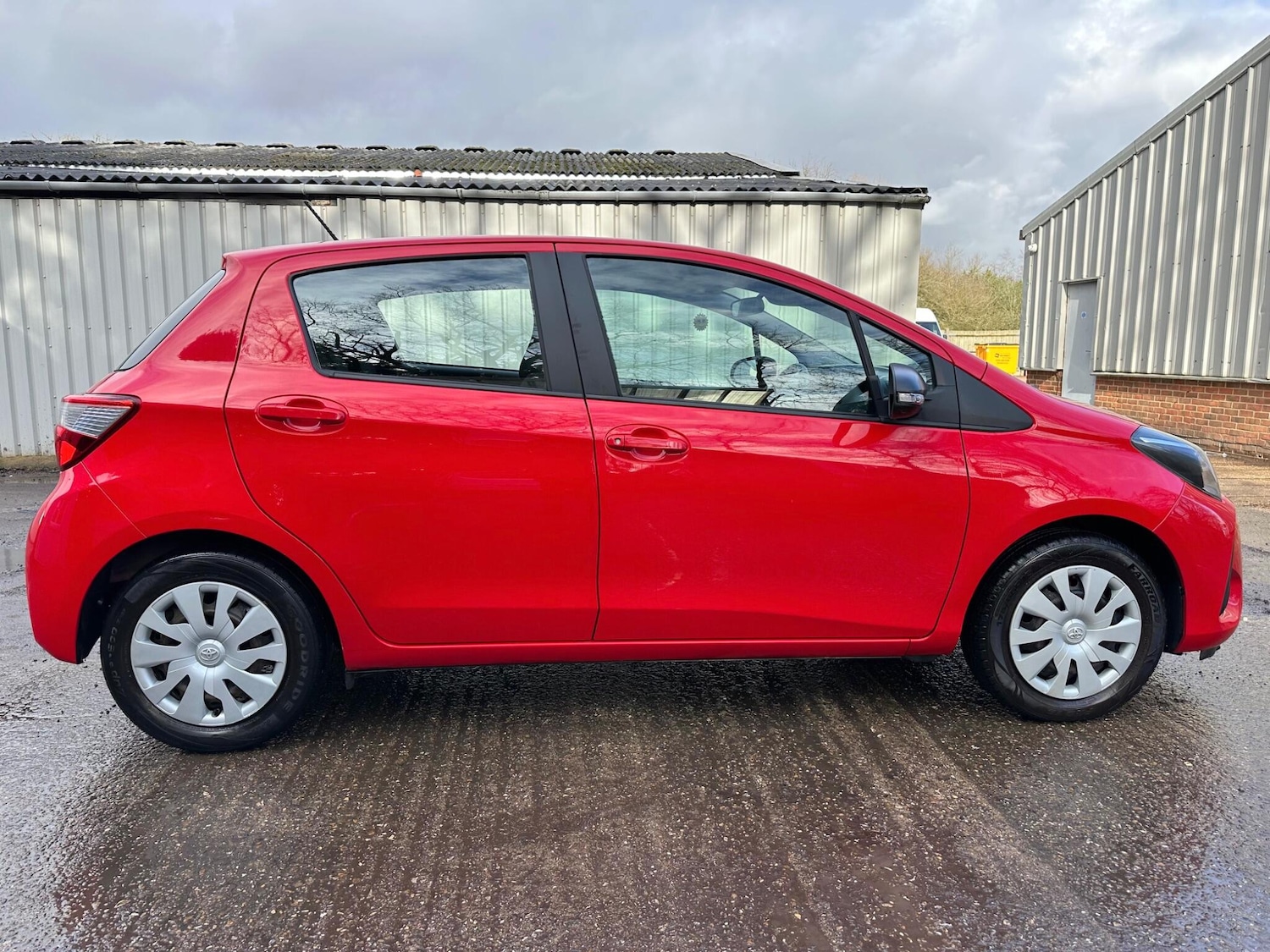 Used Toyota Yaris 2018 for sale - 77524720: Photo 4