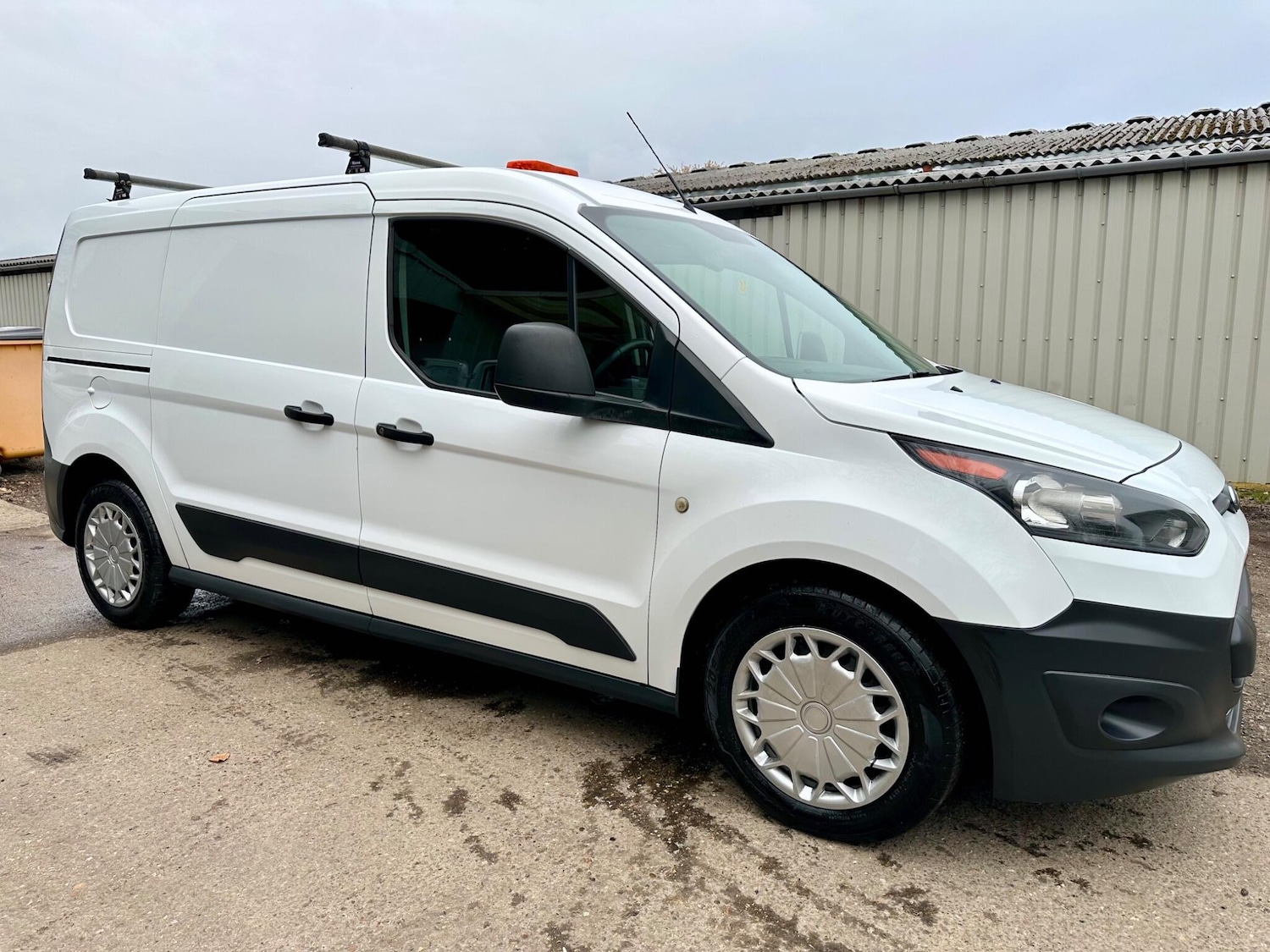 Used Ford Transit Connect 2017 for sale - 77909759: Photo 2