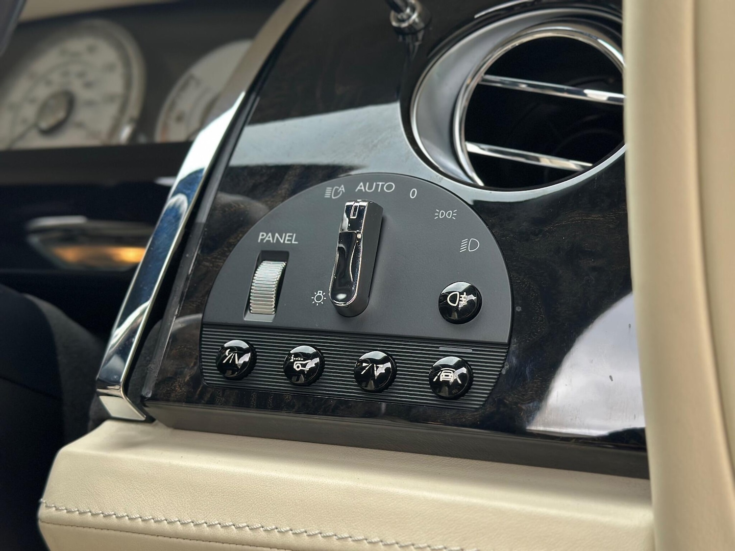 Used Rolls-Royce Wraith for sale - 76174977: Photo 33