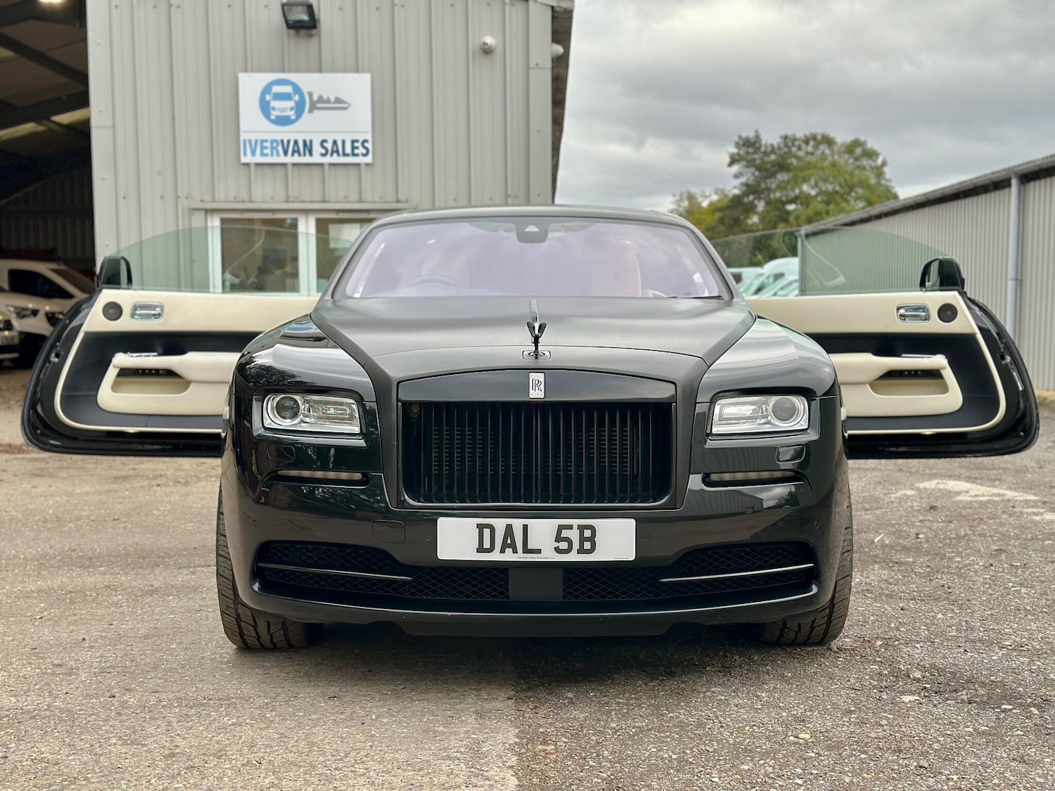 Used Rolls-Royce Wraith for sale - 76174977: Photo 4