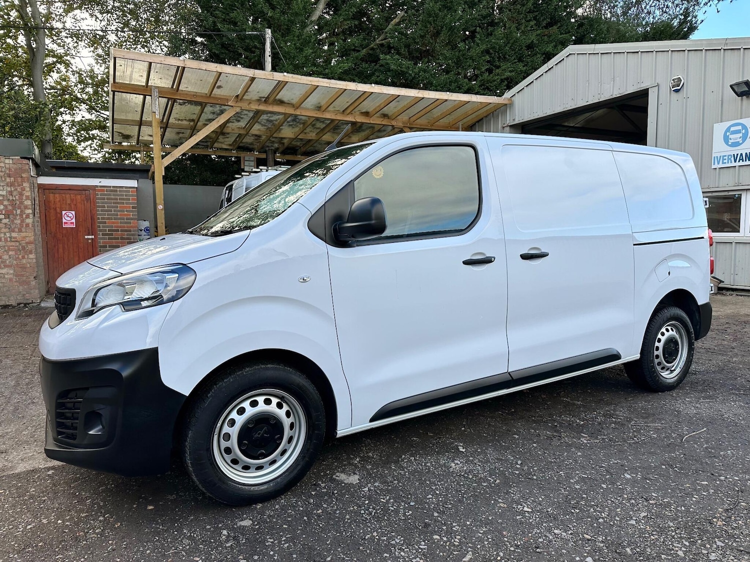 Used Peugeot Expert 2023 for sale - 76377231: Photo 10