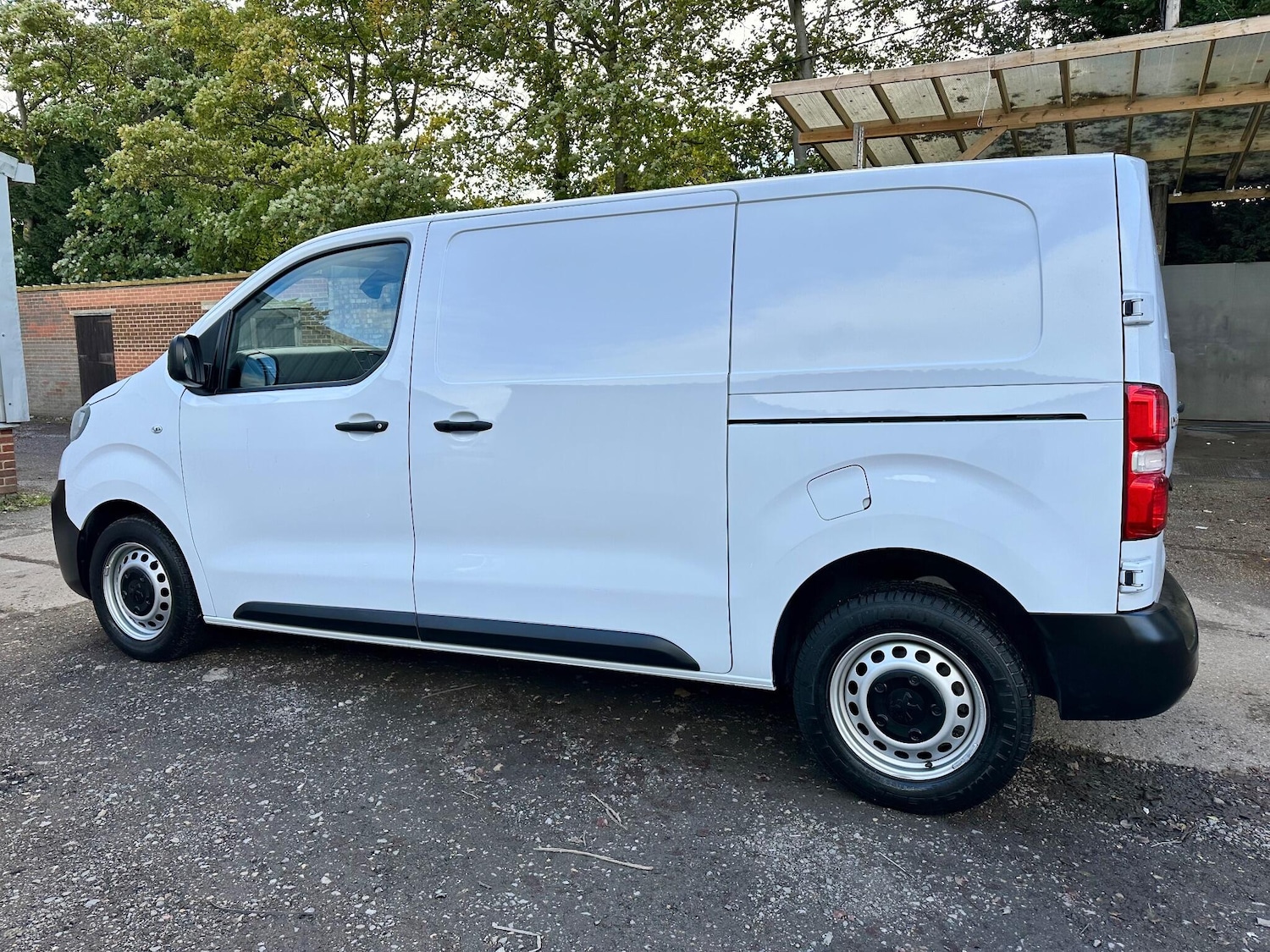 Used Peugeot Expert 2023 for sale - 76377231: Photo 8