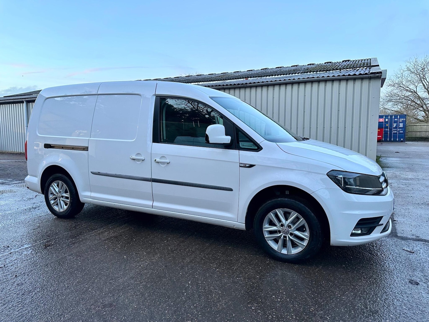 Used Volkswagen Caddy Maxi 2018 for sale - 77229500: Photo 2