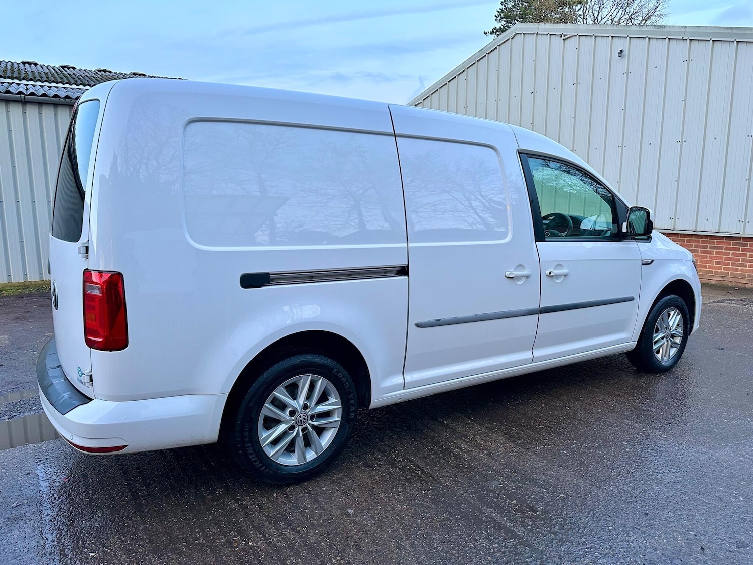 Used Volkswagen Caddy Maxi 2018 for sale - 77229500: Photo 4