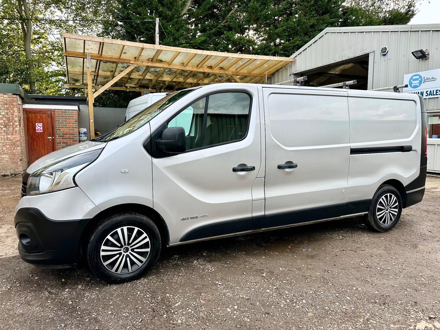 Used Renault Trafic 2017 for sale - 76336492: Photo 10