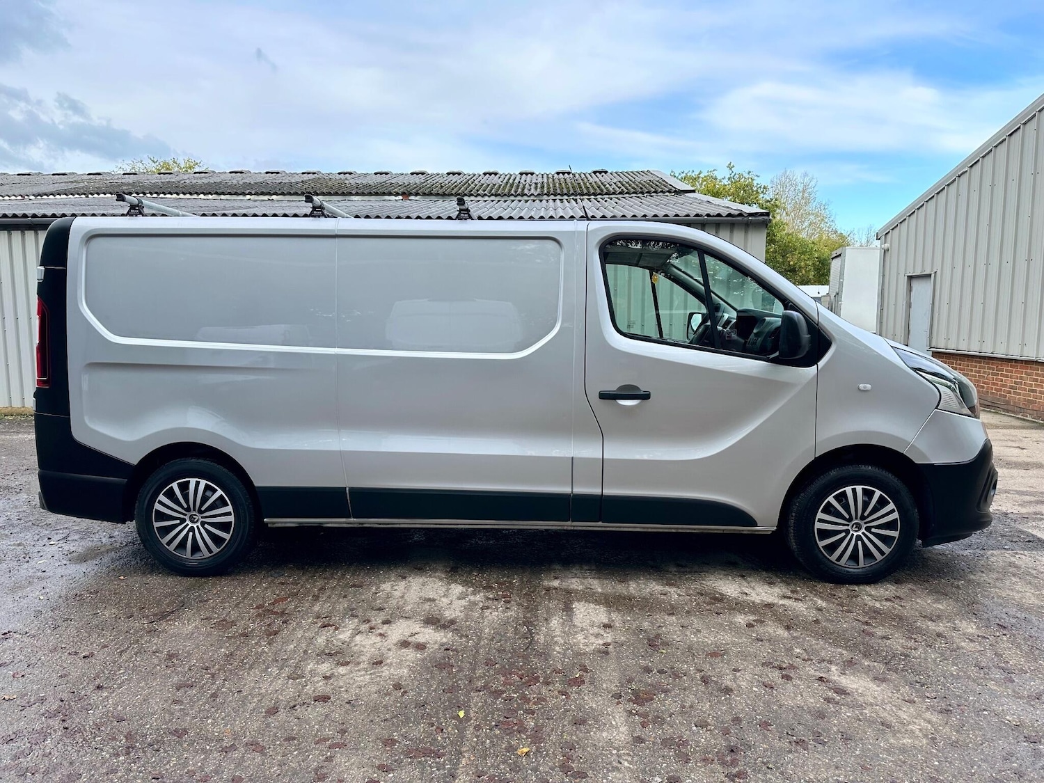 Used Renault Trafic 2017 for sale - 76336492: Photo 3