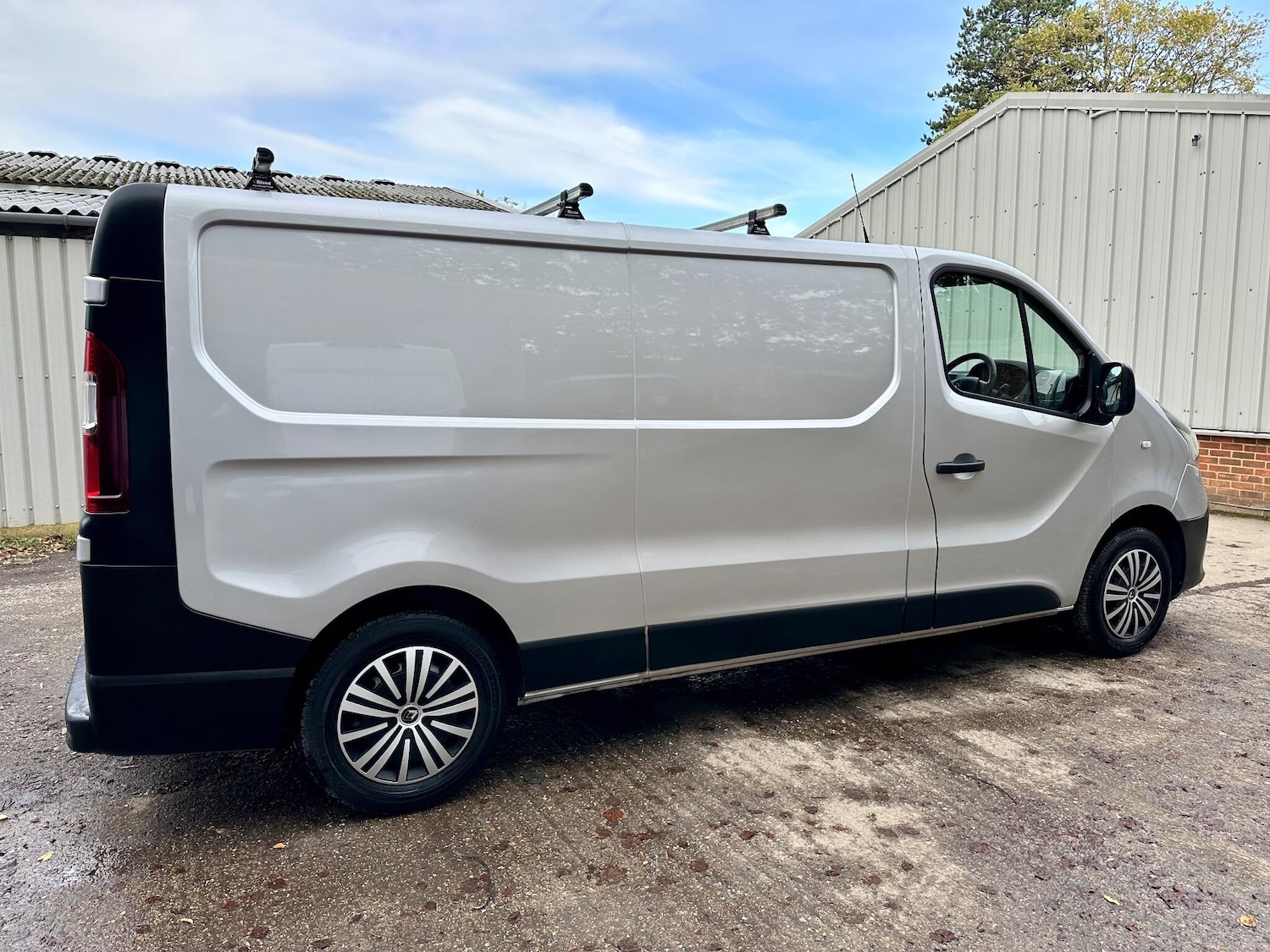 Used Renault Trafic 2017 for sale - 76336492: Photo 4