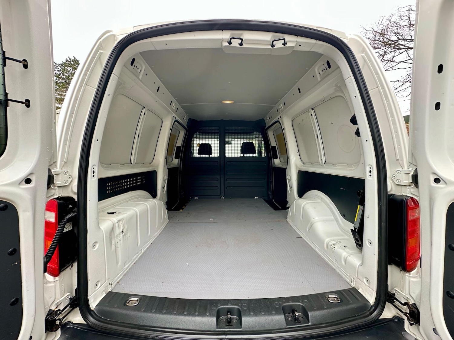 Used Volkswagen Caddy Maxi 2016 for sale - 77625967: Photo 14