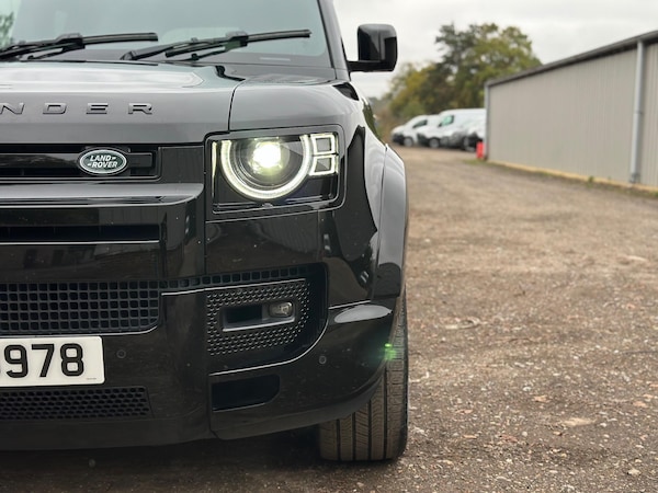 Used Land Rover Defender 110 2022 for sale - 76251057: Photo 15