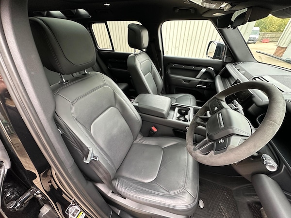 Used Land Rover Defender 110 2022 for sale - 76251057: Photo 28