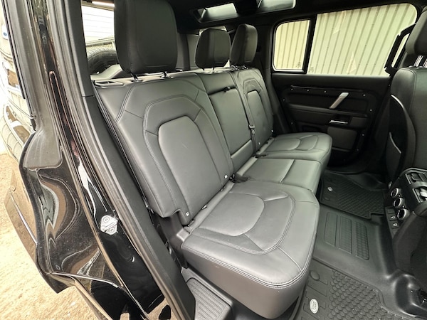Used Land Rover Defender 110 2022 for sale - 76251057: Photo 31