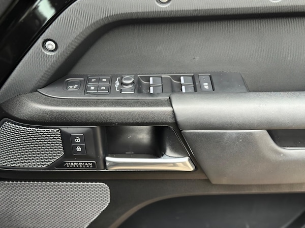 Used Land Rover Defender 110 2022 for sale - 76251057: Photo 36