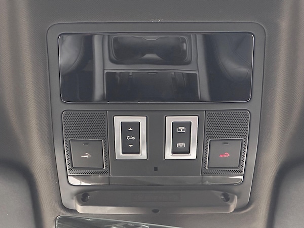 Used Land Rover Defender 110 2022 for sale - 76251057: Photo 40