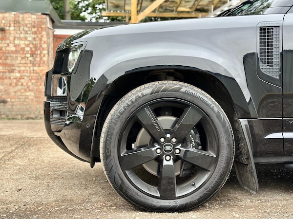 Used Land Rover Defender 110 2022 for sale - 76251057: Photo 43