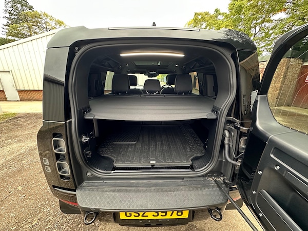 Used Land Rover Defender 110 2022 for sale - 76251057: Photo 46
