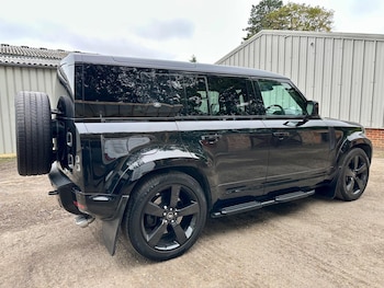 Used Land Rover Defender 110 2022 for sale - 76251057: Photo