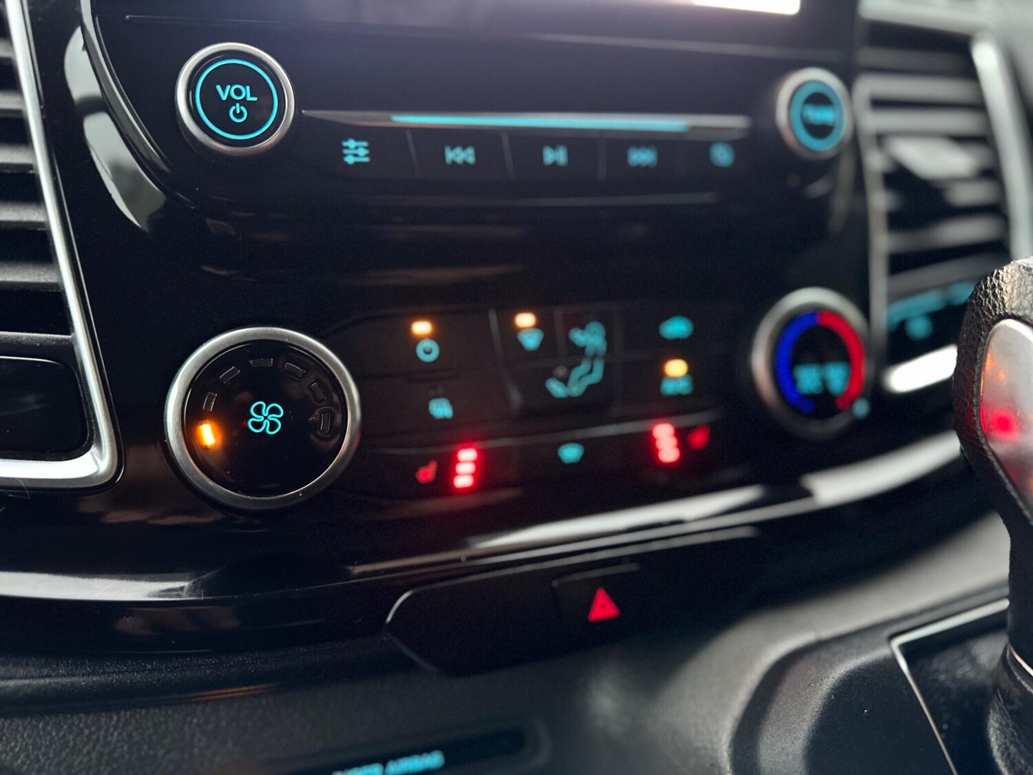 Used Ford Transit Custom 2019 for sale - 77783063: Photo 32