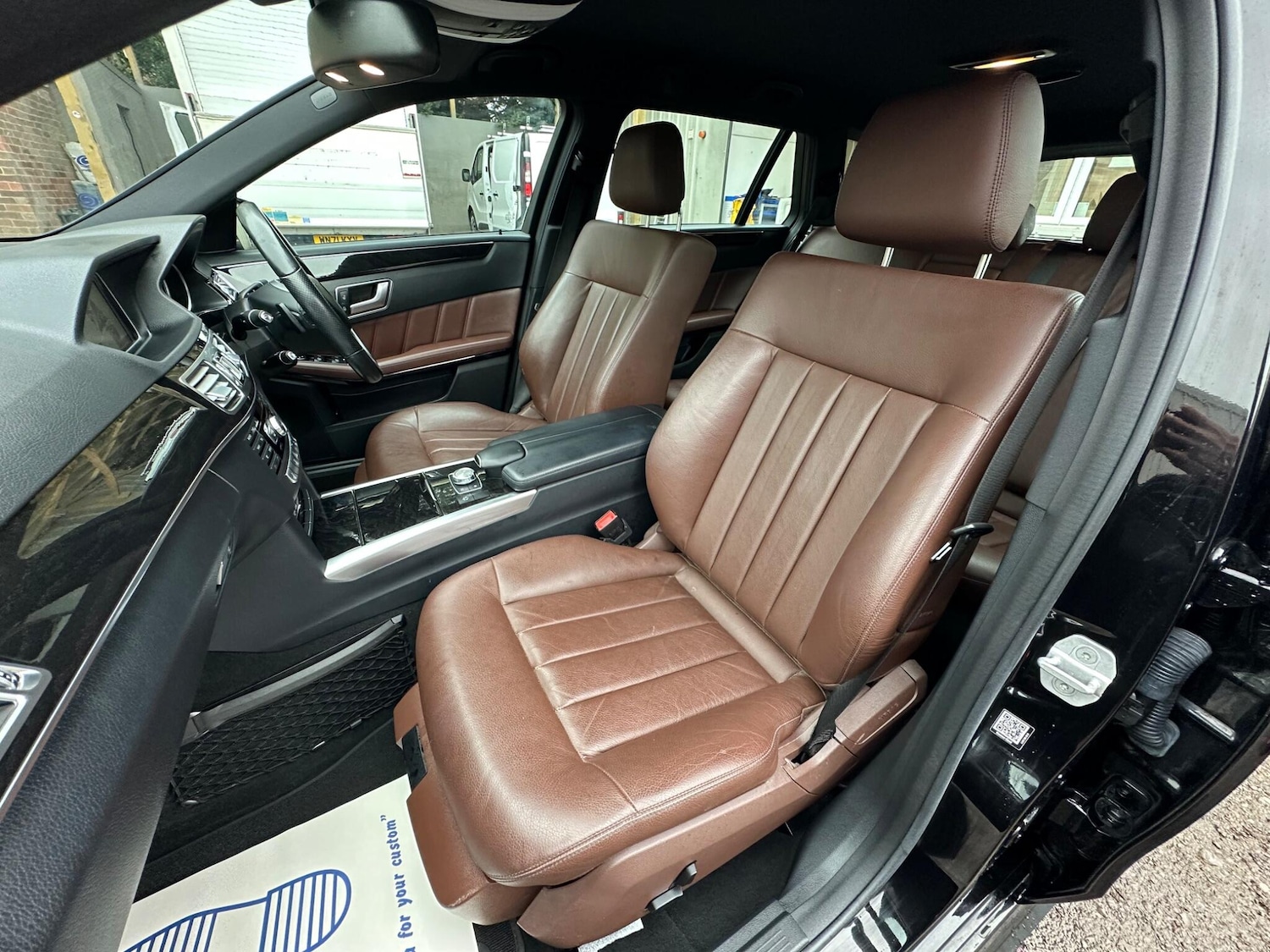 Used Mercedes-Benz E Class 2014 for sale - 76537922: Photo 35