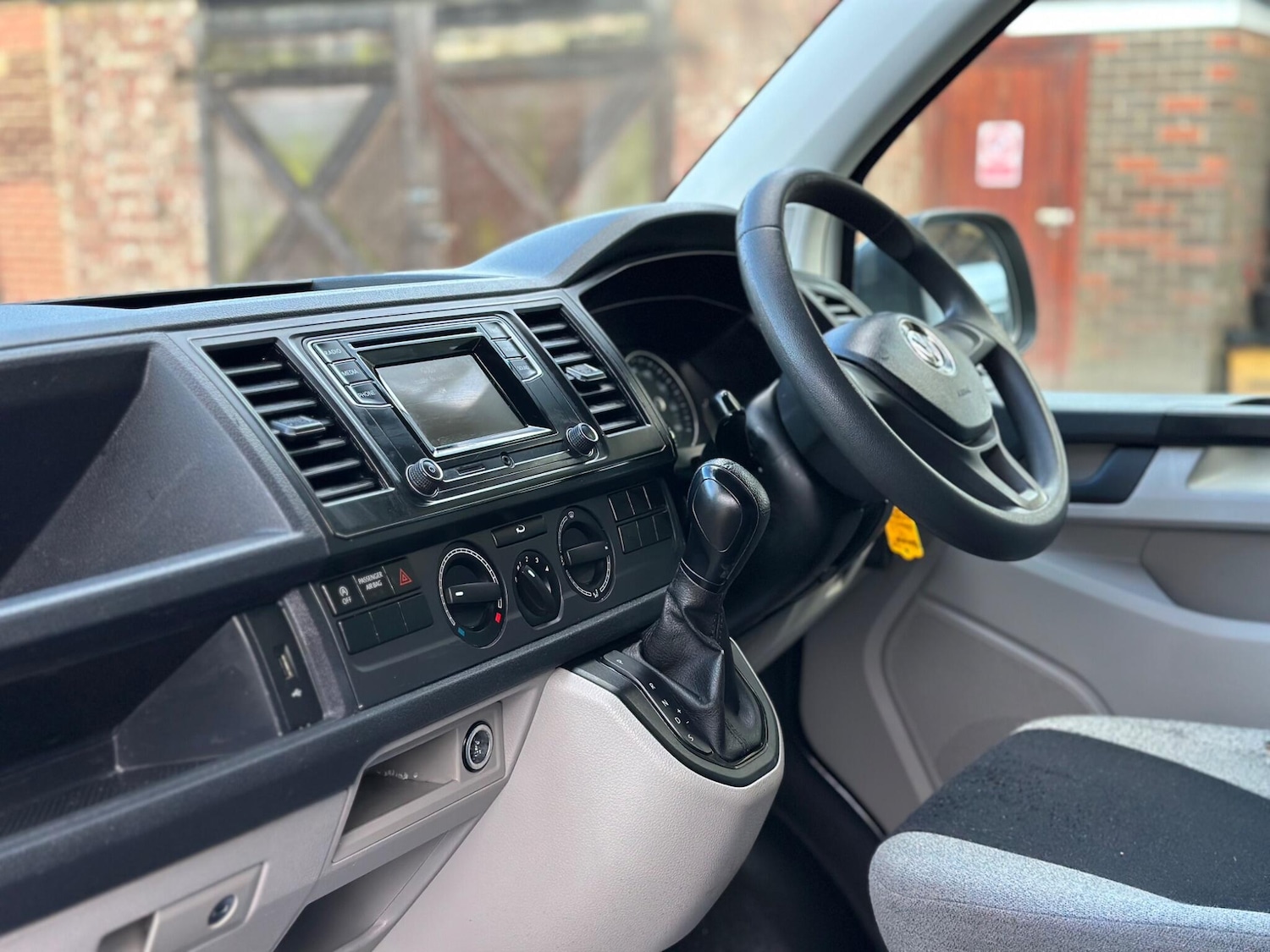 Used Volkswagen Transporter 2018 for sale - 77994418: Photo 15