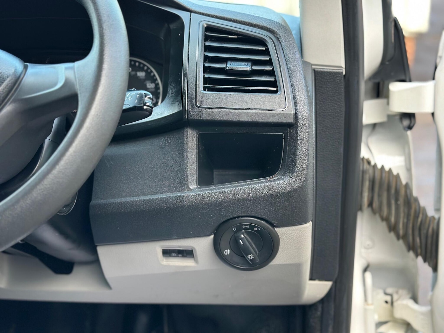 Used Volkswagen Transporter 2018 for sale - 77994418: Photo 18