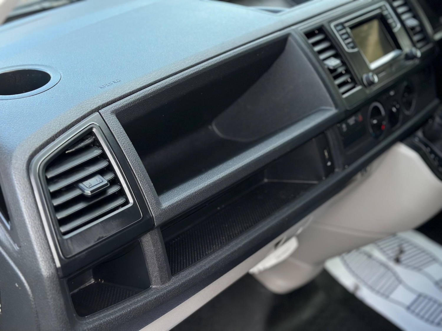 Used Volkswagen Transporter 2018 for sale - 77994418: Photo 25